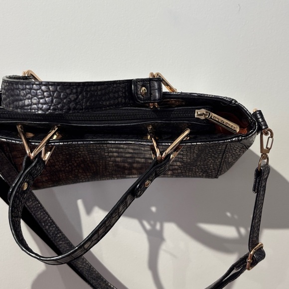 ✨David Jones Chic Black Crocodile-Embossed Satchel - Picture 5 of 9